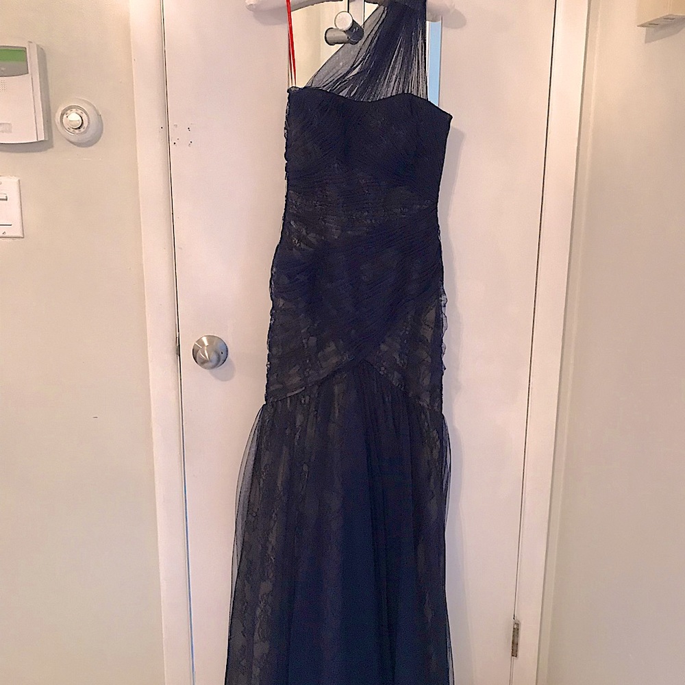 NWT Elegant Navy blue Monique Lhuillier long gown